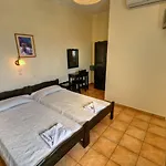 Lejlighedshotel Phevos Perissa (Santorini)