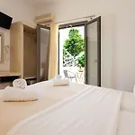 Phevos Lejlighedshotel