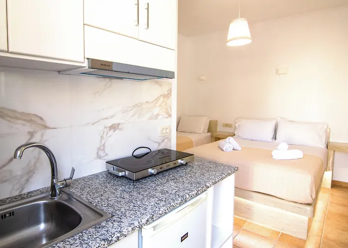 Phevos Lejlighedshotel Perissa (Santorini)