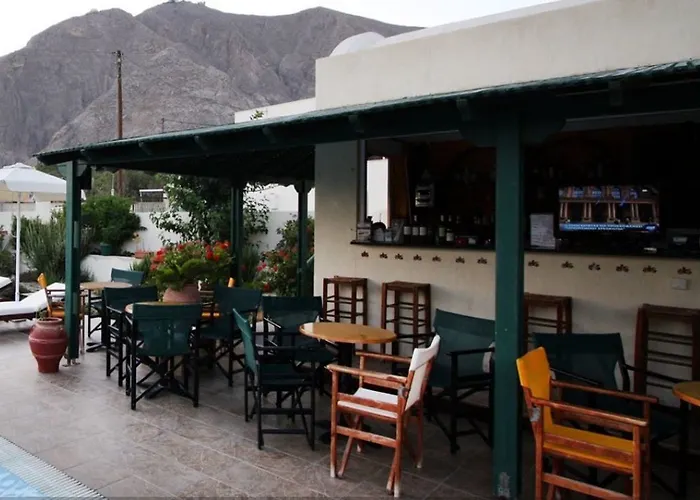 Phevos 4* Perissa (Santorini)