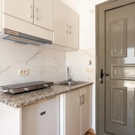 Phevos 4* Perissa (Santorini)