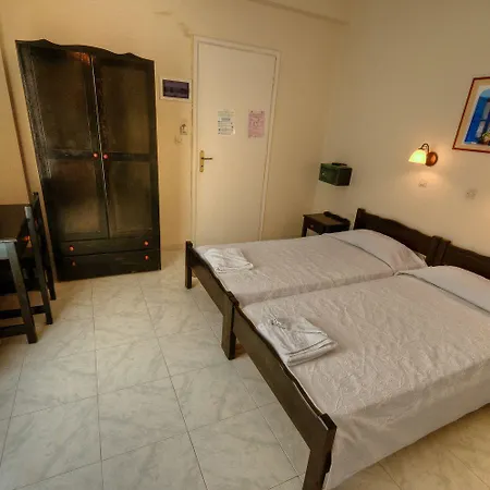 Phevos Apart Otel Perissa (Santorini)