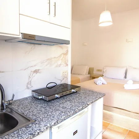 Phevos Hotel apartamentowy Perissa (Santorini)