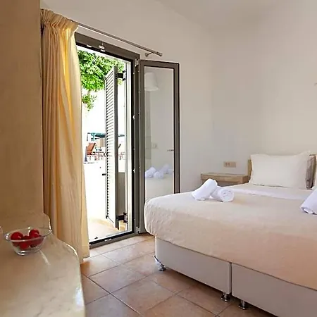 Phevos Aparthotel 4*