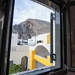Aparthotel Phevos Perissa (Santorini)