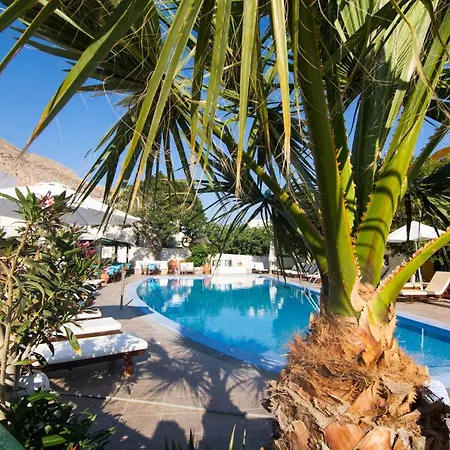 Phevos 3* Perissa (Santorini)