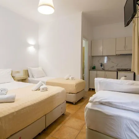 Phevos Perissa (Santorini)