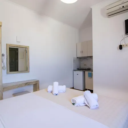 Phevos Lägenhetshotell 4*