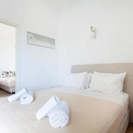 Hotel apartamentowy Phevos Perissa (Santorini)