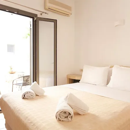 Hotel apartamentowy Phevos Perissa (Santorini)