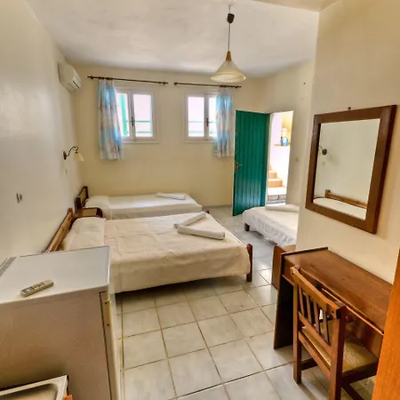 Lägenhetshotell Phevos Perissa (Santorini)