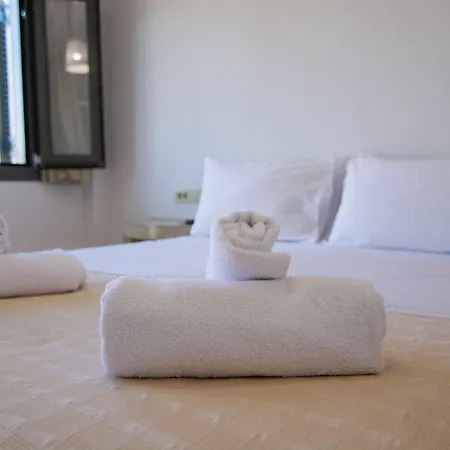 Phevos 4* Perissa (Santorini)