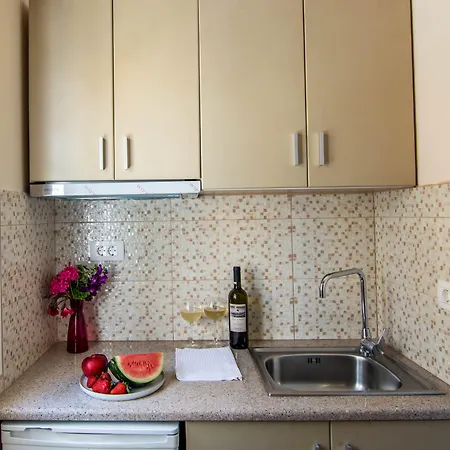 Phevos 4* Perissa (Santorini)