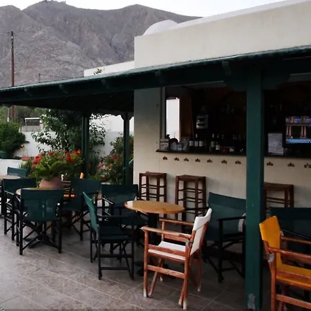 Phevos 4* Perissa (Santorini)