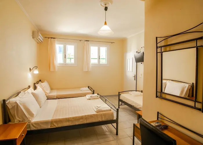 Phevos Aparthotel Perissa (Santorini)