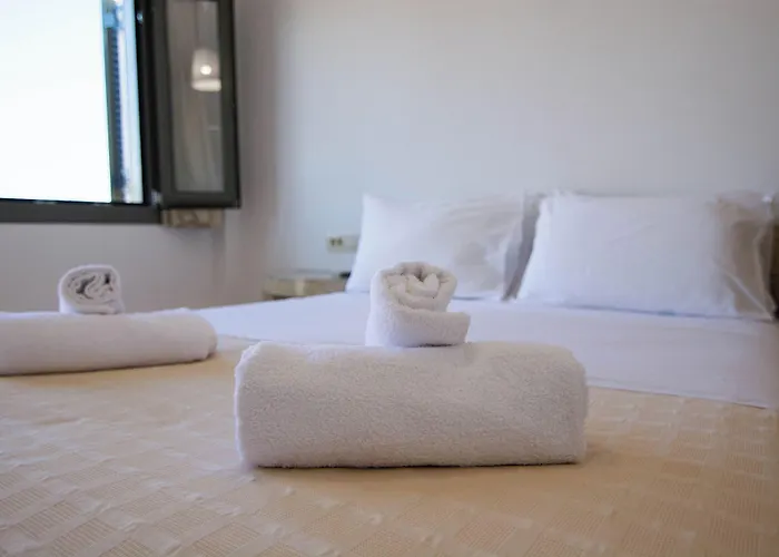 Phevos 4* Perissa (Santorini)