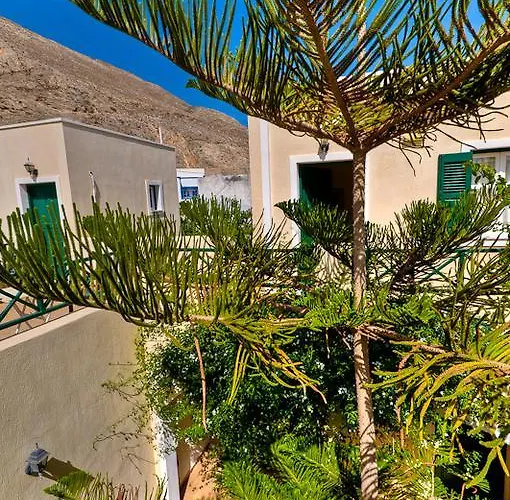 Phevos 4* Perissa (Santorini)