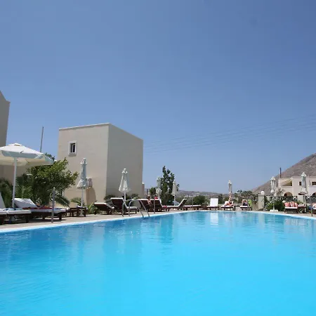 מלון דירות Phevos 4*